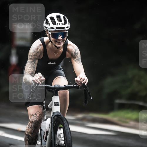 13.09.2026 - Stadtparktriathlon H.Heesch http://msf.ph/oto/10291806 13.09.2026 12:43:12 Radfahren 1073, 1178, 1195, 1301 meine-sportfotos.de