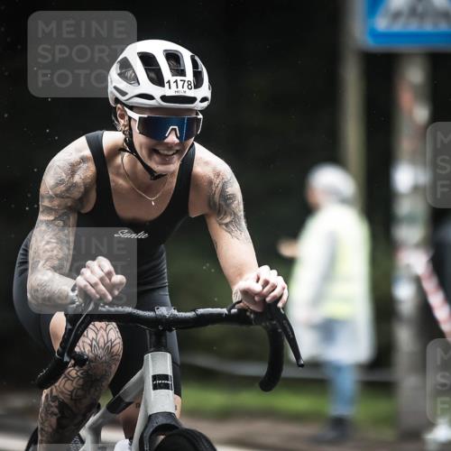 13.09.2026 - Stadtparktriathlon H.Heesch http://msf.ph/oto/10291814 13.09.2026 12:43:12 Radfahren 1073, 1178, 1195, 1301 meine-sportfotos.de