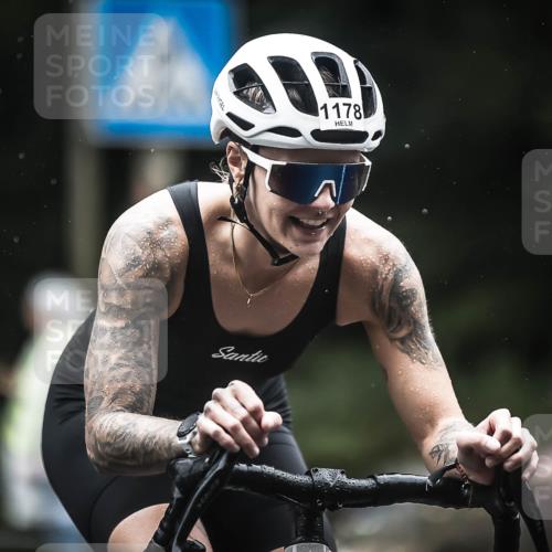 13.09.2026 - Stadtparktriathlon H.Heesch http://msf.ph/oto/10291824 13.09.2026 12:43:12 Radfahren 1073, 1178, 1195, 1301 meine-sportfotos.de