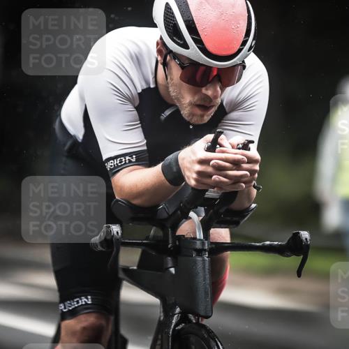 13.09.2026 - Stadtparktriathlon H.Heesch http://msf.ph/oto/10291847 13.09.2026 12:43:14 Radfahren 1073, 1178, 1195, 1301 meine-sportfotos.de