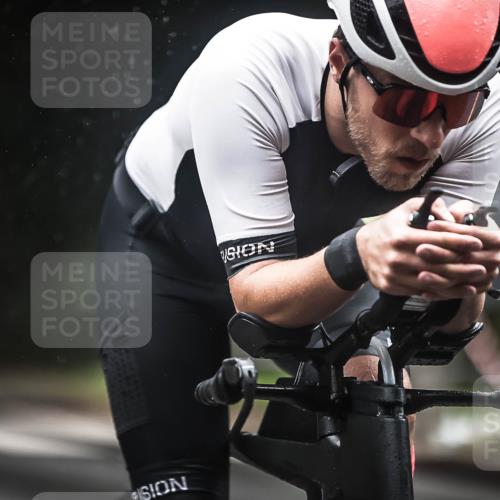 13.09.2026 - Stadtparktriathlon H.Heesch http://msf.ph/oto/10291855 13.09.2026 12:43:14 Radfahren 1073, 1178, 1195, 1301 meine-sportfotos.de