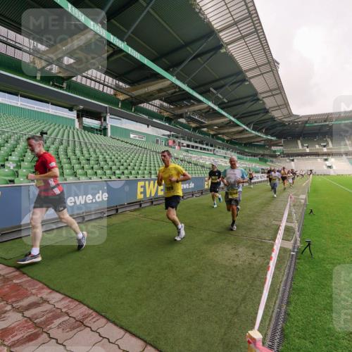 13.09.2026 - 21. swb-Marathon Bremen Michael Burmester http://msf.ph/oto/10291871 13.09.2026 10:27:01 Laufen im Stadion 10096, 10142, 10172, 10210, 10214, 10228, 10231, 10269, 10289, 10310, 10318, 10319, 10342, 10346, 10352, 10398, 10436, 10445, 10447, 10454, 10464, 10489, 10504, 10514, 10536, 10541, 10566, 10583, 10628, 10638, 10735, 10742, 10744, 10806, 10807, 10846, 10860, 10866, 10873, 10897, 10898, 10956, 10987, 10992, 11015, 11019, 11060, 11063, 11076, 11088, 11110, 11111, 11130, 11135, 11148, 11155, 11187, 11193, 11199, 11209, 11232, 11279, 11312, 11614 meine-sportfotos.de