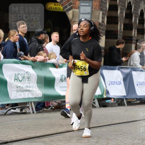 13.09.2026 - 21. swb-Marathon Bremen Strokosch-Dieckow http://msf.ph/oto/10291873 13.09.2026 11:16:59 Ziel 10679, 11274, 12102, 12158, 10295, 10335, 10999, 11355, 11461, 11495, 11653, 11672, 12101, 12287 meine-sportfotos.de