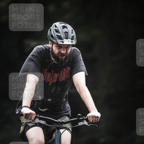 13.09.2026 - Stadtparktriathlon H.Heesch http://msf.ph/oto/10291892 13.09.2026 12:43:19 Radfahren 1077, 1195, 1229, 1301 meine-sportfotos.de