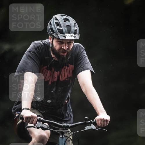 13.09.2026 - Stadtparktriathlon H.Heesch http://msf.ph/oto/10291900 13.09.2026 12:43:19 Radfahren 1077, 1195, 1229, 1301 meine-sportfotos.de