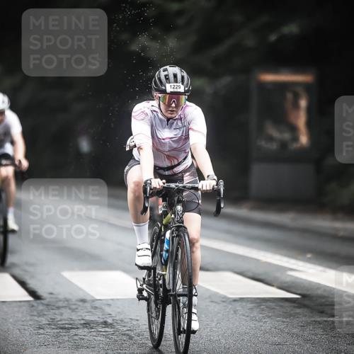 13.09.2026 - Stadtparktriathlon H.Heesch http://msf.ph/oto/10291918 13.09.2026 12:43:24 Radfahren 1077, 1104, 1113, 1195, 1199, 1229 meine-sportfotos.de