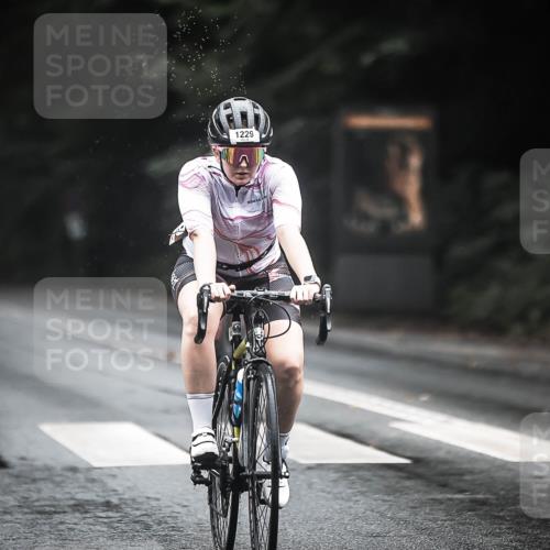 13.09.2026 - Stadtparktriathlon H.Heesch http://msf.ph/oto/10291923 13.09.2026 12:43:24 Radfahren 1077, 1104, 1113, 1195, 1199, 1229 meine-sportfotos.de