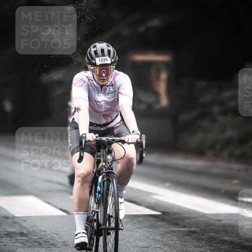13.09.2026 - Stadtparktriathlon H.Heesch http://msf.ph/oto/10291926 13.09.2026 12:43:24 Radfahren 1077, 1104, 1113, 1195, 1199, 1229 meine-sportfotos.de