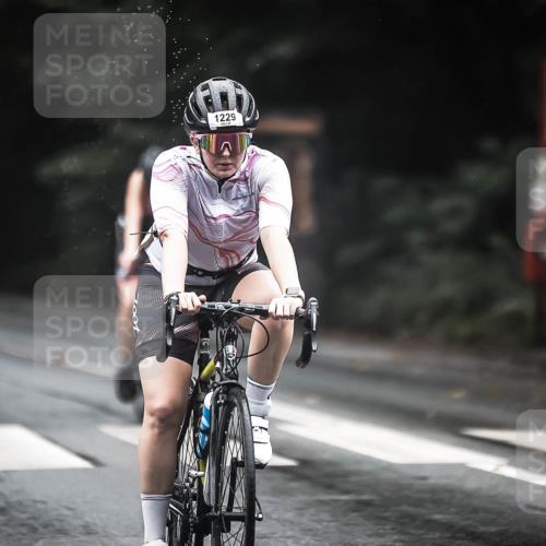 13.09.2026 - Stadtparktriathlon H.Heesch http://msf.ph/oto/10291930 13.09.2026 12:43:25 Radfahren 1077, 1104, 1113, 1199, 1211, 1229 meine-sportfotos.de