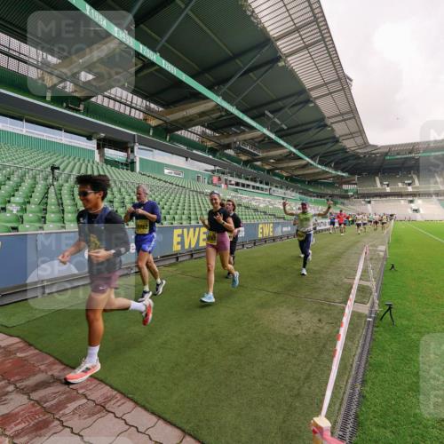13.09.2026 - 21. swb-Marathon Bremen Michael Burmester http://msf.ph/oto/10291947 13.09.2026 10:27:09 Laufen im Stadion 10096, 10142, 10172, 10210, 10214, 10223, 10228, 10231, 10269, 10289, 10293, 10310, 10318, 10319, 10342, 10352, 10393, 10398, 10436, 10445, 10447, 10454, 10464, 10489, 10504, 10514, 10536, 10541, 10566, 10583, 10628, 10638, 10735, 10744, 10806, 10807, 10846, 10860, 10866, 10873, 10897, 10898, 10917, 10956, 10987, 10992, 11015, 11019, 11060, 11063, 11076, 11088, 11110, 11111, 11130, 11135, 11148, 11155, 11187, 11193, 11199, 11209, 11232, 11279 meine-sportfotos.de