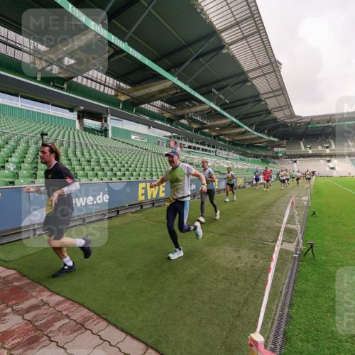 13.09.2026 - 21. swb-Marathon Bremen Michael Burmester http://msf.ph/oto/10291961 13.09.2026 10:27:10 Laufen im Stadion 10096, 10142, 10172, 10210, 10214, 10223, 10228, 10231, 10269, 10289, 10293, 10310, 10318, 10319, 10342, 10352, 10393, 10398, 10436, 10445, 10447, 10454, 10464, 10489, 10504, 10514, 10536, 10541, 10566, 10583, 10628, 10638, 10735, 10744, 10806, 10807, 10846, 10860, 10866, 10873, 10897, 10898, 10917, 10956, 10987, 10992, 11015, 11019, 11060, 11063, 11076, 11088, 11110, 11111, 11130, 11135, 11148, 11155, 11187, 11193, 11199, 11209, 11232, 11279 meine-sportfotos.de