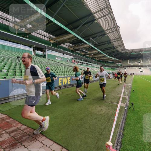 13.09.2026 - 21. swb-Marathon Bremen Michael Burmester http://msf.ph/oto/10291998 13.09.2026 10:27:18 Laufen im Stadion 10096, 10142, 10172, 10189, 10210, 10214, 10223, 10228, 10231, 10269, 10289, 10293, 10310, 10318, 10319, 10352, 10393, 10398, 10436, 10445, 10447, 10454, 10464, 10489, 10504, 10508, 10514, 10536, 10541, 10566, 10583, 10594, 10628, 10638, 10735, 10744, 10806, 10807, 10846, 10860, 10866, 10873, 10897, 10898, 10917, 10956, 10987, 10992, 11015, 11060, 11063, 11076, 11110, 11111, 11130, 11135, 11148, 11155, 11187, 11193, 11199, 11209, 11232, 11279 meine-sportfotos.de
