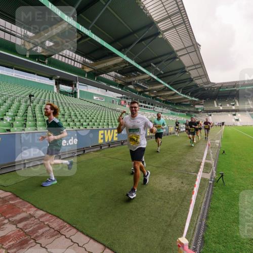 13.09.2026 - 21. swb-Marathon Bremen Michael Burmester http://msf.ph/oto/10292003 13.09.2026 10:27:19 Laufen im Stadion 10096, 10142, 10172, 10189, 10210, 10214, 10223, 10228, 10231, 10269, 10289, 10293, 10310, 10318, 10319, 10352, 10393, 10398, 10436, 10445, 10447, 10454, 10464, 10489, 10504, 10508, 10514, 10536, 10541, 10566, 10583, 10594, 10628, 10638, 10735, 10744, 10806, 10807, 10846, 10860, 10866, 10873, 10897, 10898, 10917, 10956, 10987, 10992, 11015, 11060, 11063, 11076, 11110, 11111, 11130, 11135, 11148, 11155, 11187, 11193, 11199, 11209, 11232, 11279 meine-sportfotos.de