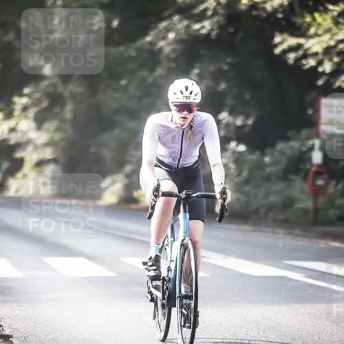 13.09.2026 - Stadtparktriathlon H.Heesch http://msf.ph/oto/10292057 13.09.2026 11:26:19 Radfahren 688, 703, 730, 746, 792, 820 meine-sportfotos.de