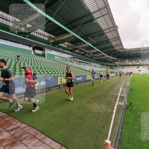 13.09.2026 - 21. swb-Marathon Bremen Michael Burmester http://msf.ph/oto/10292059 13.09.2026 10:27:24 Laufen im Stadion 10096, 10142, 10172, 10189, 10210, 10214, 10223, 10228, 10231, 10269, 10289, 10293, 10310, 10318, 10319, 10329, 10352, 10393, 10436, 10445, 10447, 10454, 10464, 10489, 10504, 10508, 10514, 10536, 10541, 10566, 10583, 10594, 10628, 10638, 10735, 10744, 10806, 10807, 10814, 10846, 10860, 10866, 10873, 10897, 10898, 10917, 10956, 10992, 11015, 11060, 11063, 11076, 11110, 11111, 11130, 11135, 11148, 11155, 11187, 11193, 11199, 11209, 11232, 11279 meine-sportfotos.de