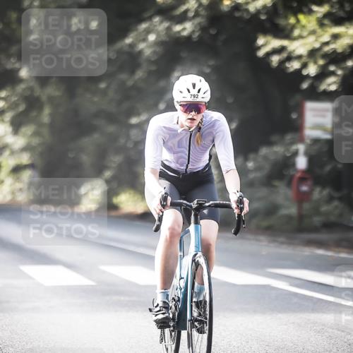 13.09.2026 - Stadtparktriathlon H.Heesch http://msf.ph/oto/10292063 13.09.2026 11:26:20 Radfahren 660, 688, 703, 730, 746, 792, 820 meine-sportfotos.de