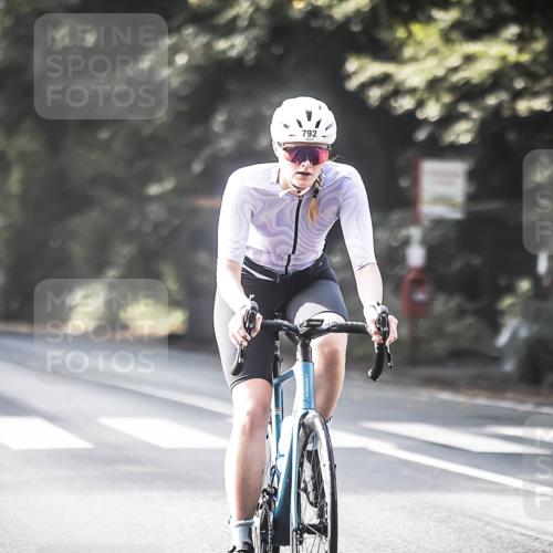 13.09.2026 - Stadtparktriathlon H.Heesch http://msf.ph/oto/10292070 13.09.2026 11:26:20 Radfahren 660, 688, 703, 730, 746, 792, 820 meine-sportfotos.de