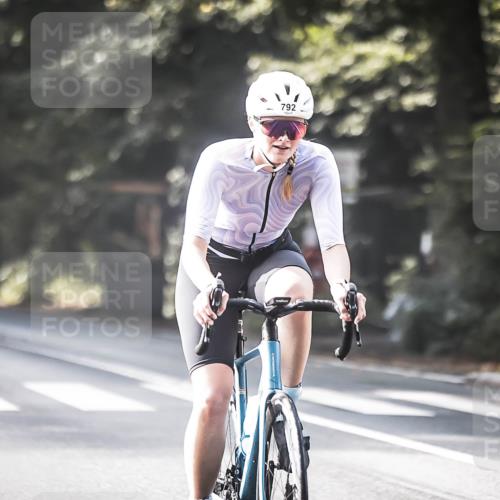 13.09.2026 - Stadtparktriathlon H.Heesch http://msf.ph/oto/10292075 13.09.2026 11:26:20 Radfahren 660, 688, 703, 730, 746, 792, 820 meine-sportfotos.de