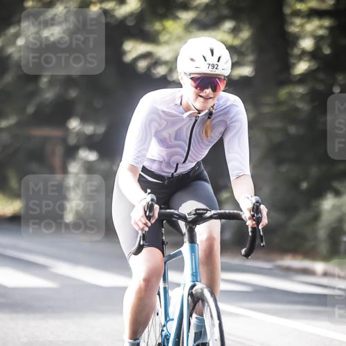 13.09.2026 - Stadtparktriathlon H.Heesch http://msf.ph/oto/10292079 13.09.2026 11:26:20 Radfahren 660, 688, 703, 730, 746, 792, 820 meine-sportfotos.de