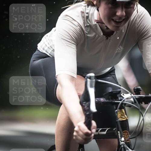 13.09.2026 - Stadtparktriathlon H.Heesch http://msf.ph/oto/10292080 13.09.2026 12:43:39 Radfahren 1132, 1173 meine-sportfotos.de