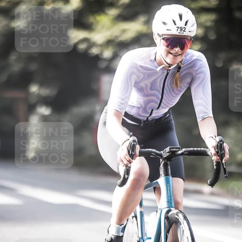 13.09.2026 - Stadtparktriathlon H.Heesch http://msf.ph/oto/10292084 13.09.2026 11:26:20 Radfahren 660, 688, 703, 730, 746, 792, 820 meine-sportfotos.de