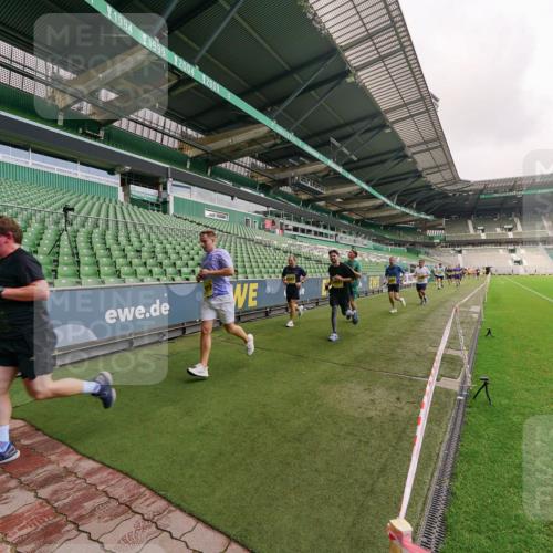 13.09.2026 - 21. swb-Marathon Bremen Michael Burmester http://msf.ph/oto/10292120 13.09.2026 10:27:33 Laufen im Stadion 10096, 10142, 10172, 10189, 10210, 10214, 10223, 10228, 10231, 10269, 10270, 10289, 10293, 10310, 10318, 10319, 10329, 10352, 10393, 10436, 10445, 10447, 10464, 10489, 10504, 10508, 10514, 10536, 10541, 10566, 10583, 10594, 10628, 10638, 10735, 10744, 10770, 10807, 10814, 10846, 10860, 10866, 10873, 10897, 10898, 10917, 10956, 10992, 11015, 11060, 11063, 11076, 11092, 11110, 11111, 11130, 11135, 11148, 11155, 11193, 11199, 11209, 11232, 11279 meine-sportfotos.de