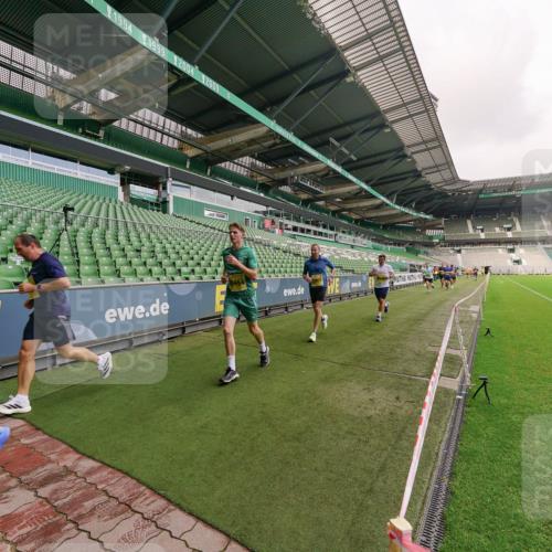 13.09.2026 - 21. swb-Marathon Bremen Michael Burmester http://msf.ph/oto/10292135 13.09.2026 10:27:34 Laufen im Stadion 10096, 10142, 10172, 10189, 10210, 10214, 10223, 10228, 10231, 10269, 10270, 10289, 10293, 10310, 10318, 10319, 10329, 10352, 10393, 10436, 10445, 10447, 10464, 10489, 10504, 10508, 10514, 10536, 10541, 10566, 10583, 10594, 10628, 10638, 10735, 10744, 10770, 10807, 10814, 10846, 10860, 10866, 10873, 10897, 10898, 10917, 10956, 10992, 11015, 11060, 11063, 11076, 11092, 11110, 11111, 11130, 11135, 11148, 11155, 11193, 11199, 11209, 11232, 11279 meine-sportfotos.de