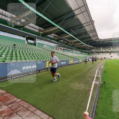 13.09.2026 - 21. swb-Marathon Bremen Michael Burmester http://msf.ph/oto/10292150 13.09.2026 10:27:36 Laufen im Stadion 10096, 10142, 10172, 10189, 10210, 10214, 10223, 10231, 10269, 10270, 10289, 10293, 10310, 10318, 10319, 10329, 10352, 10393, 10436, 10445, 10464, 10489, 10504, 10508, 10514, 10536, 10541, 10566, 10583, 10594, 10628, 10638, 10735, 10744, 10770, 10807, 10814, 10846, 10860, 10866, 10873, 10897, 10898, 10917, 10956, 10992, 11015, 11060, 11063, 11076, 11087, 11092, 11110, 11111, 11130, 11135, 11148, 11155, 11193, 11199, 11209, 11232, 11279 meine-sportfotos.de