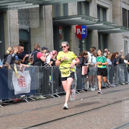 13.09.2026 - 21. swb-Marathon Bremen Strokosch-Dieckow http://msf.ph/oto/10292186 13.09.2026 10:45:35 Ziel 10436, 10464, 10987, 11015, 11063, 11279, 11559, 11762, 11845, 11956, 12033, 12069, 12087, 12556, 12557, 13529, 13532, 13595, 13612, 10318, 10352, 10398, 10536, 10541, 10583, 11088, 11209, 11232, 11478, 11695, 11749, 11835, 12054, 12290, 12355, 12475, 12534, 13532, 13628 meine-sportfotos.de