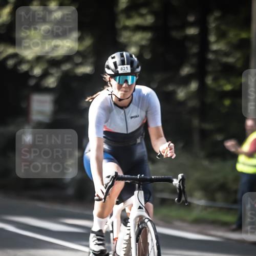 13.09.2026 - Stadtparktriathlon H.Heesch http://msf.ph/oto/10292195 13.09.2026 11:26:28 Radfahren 660, 730, 746, 820, 821 meine-sportfotos.de