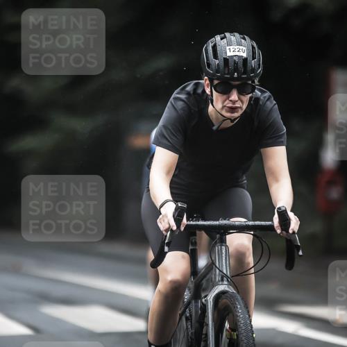 13.09.2026 - Stadtparktriathlon H.Heesch http://msf.ph/oto/10292218 13.09.2026 12:43:56 Radfahren 1090, 1181, 1209, 1220, 1295 meine-sportfotos.de
