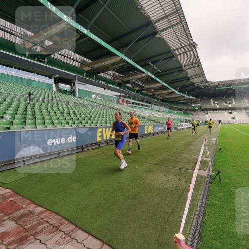 13.09.2026 - 21. swb-Marathon Bremen Michael Burmester http://msf.ph/oto/10292222 13.09.2026 10:27:51 Laufen im Stadion 10096, 10142, 10172, 10189, 10214, 10223, 10231, 10269, 10270, 10289, 10293, 10294, 10310, 10316, 10318, 10319, 10329, 10352, 10393, 10436, 10445, 10464, 10489, 10504, 10508, 10514, 10536, 10538, 10541, 10544, 10566, 10583, 10594, 10628, 10638, 10655, 10709, 10744, 10770, 10807, 10814, 10835, 10846, 10860, 10873, 10897, 10898, 10917, 10956, 10992, 10993, 11058, 11060, 11063, 11076, 11087, 11092, 11110, 11111, 11130, 11135, 11148, 11170, 11193, 11279 meine-sportfotos.de