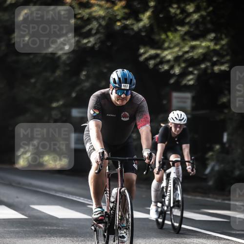 13.09.2026 - Stadtparktriathlon H.Heesch http://msf.ph/oto/10292224 13.09.2026 11:26:35 Radfahren 685, 710, 778 meine-sportfotos.de