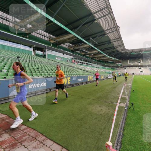 13.09.2026 - 21. swb-Marathon Bremen Michael Burmester http://msf.ph/oto/10292227 13.09.2026 10:27:52 Laufen im Stadion 10096, 10142, 10172, 10189, 10214, 10223, 10231, 10269, 10270, 10289, 10293, 10294, 10310, 10316, 10318, 10319, 10329, 10352, 10393, 10436, 10445, 10464, 10489, 10504, 10508, 10514, 10536, 10538, 10541, 10544, 10566, 10583, 10594, 10628, 10638, 10655, 10709, 10744, 10770, 10807, 10814, 10835, 10846, 10860, 10873, 10897, 10898, 10917, 10956, 10992, 10993, 11035, 11058, 11060, 11063, 11076, 11087, 11092, 11110, 11111, 11130, 11135, 11148, 11170, 11193, 11279 meine-sportfotos.de