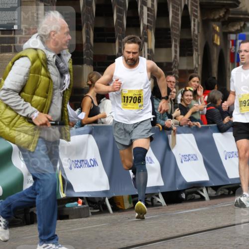 13.09.2026 - 21. swb-Marathon Bremen Strokosch-Dieckow http://msf.ph/oto/10292236 13.09.2026 10:46:24 Ziel 10436, 10447, 10992, 11925, 11956, 12556, 12557, 13529, 13609, 13612, 13640, 10590, 10897, 11110, 11155, 11287, 11356, 12035, 13511 meine-sportfotos.de