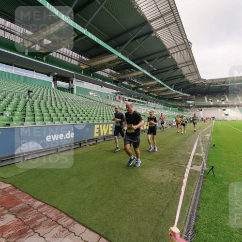 13.09.2026 - 21. swb-Marathon Bremen Michael Burmester http://msf.ph/oto/10292282 13.09.2026 10:28:09 Laufen im Stadion 10096, 10142, 10170, 10172, 10189, 10223, 10231, 10267, 10269, 10270, 10289, 10293, 10294, 10310, 10316, 10319, 10329, 10393, 10421, 10464, 10489, 10504, 10508, 10514, 10525, 10538, 10544, 10566, 10583, 10594, 10628, 10638, 10655, 10709, 10739, 10744, 10770, 10814, 10835, 10846, 10860, 10873, 10876, 10897, 10898, 10910, 10917, 10923, 10956, 10992, 10993, 11005, 11007, 11018, 11035, 11058, 11060, 11063, 11076, 11087, 11092, 11110, 11111, 11148, 11170, 11193 meine-sportfotos.de