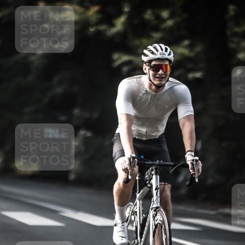 13.09.2026 - Stadtparktriathlon H.Heesch http://msf.ph/oto/10292290 13.09.2026 11:26:43 Radfahren 685, 694, 778 meine-sportfotos.de