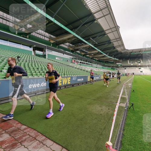 13.09.2026 - 21. swb-Marathon Bremen Michael Burmester http://msf.ph/oto/10292292 13.09.2026 10:28:11 Laufen im Stadion 10096, 10142, 10170, 10172, 10189, 10223, 10231, 10267, 10269, 10270, 10289, 10293, 10294, 10310, 10316, 10319, 10329, 10393, 10421, 10489, 10504, 10508, 10514, 10525, 10538, 10544, 10566, 10594, 10628, 10638, 10655, 10709, 10739, 10744, 10770, 10814, 10835, 10846, 10860, 10873, 10876, 10897, 10898, 10910, 10917, 10923, 10956, 10992, 10993, 11005, 11007, 11018, 11035, 11058, 11060, 11063, 11076, 11087, 11092, 11110, 11111, 11148, 11170, 11193 meine-sportfotos.de