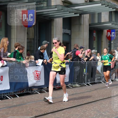 13.09.2026 - 21. swb-Marathon Bremen Strokosch-Dieckow http://msf.ph/oto/10292293 13.09.2026 10:45:36 Ziel 10436, 10464, 10987, 11015, 11063, 11279, 11559, 11762, 11845, 11956, 12033, 12069, 12087, 12556, 12557, 13529, 13595, 13612, 10318, 10352, 10398, 10536, 10541, 10583, 11063, 11088, 11209, 11232, 11478, 11695, 11749, 11835, 12054, 12290, 12355, 12475, 12534, 13532, 13628 meine-sportfotos.de
