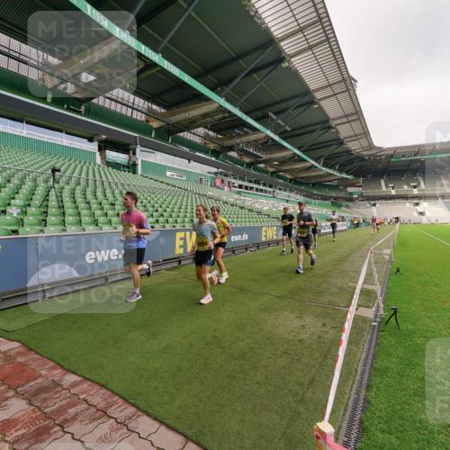 13.09.2026 - 21. swb-Marathon Bremen Michael Burmester http://msf.ph/oto/10292299 13.09.2026 10:28:13 Laufen im Stadion 10096, 10142, 10170, 10172, 10189, 10223, 10231, 10267, 10269, 10270, 10289, 10293, 10294, 10310, 10316, 10319, 10329, 10348, 10393, 10421, 10489, 10504, 10508, 10514, 10525, 10538, 10544, 10566, 10594, 10628, 10638, 10655, 10709, 10739, 10744, 10770, 10814, 10835, 10846, 10860, 10873, 10876, 10897, 10898, 10910, 10917, 10923, 10956, 10992, 10993, 11005, 11007, 11018, 11035, 11058, 11060, 11063, 11076, 11087, 11092, 11110, 11111, 11148, 11170, 11193 meine-sportfotos.de