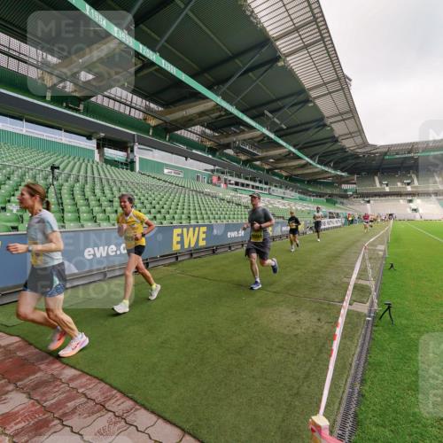 13.09.2026 - 21. swb-Marathon Bremen Michael Burmester http://msf.ph/oto/10292304 13.09.2026 10:28:14 Laufen im Stadion 10096, 10142, 10170, 10172, 10189, 10200, 10223, 10231, 10267, 10269, 10270, 10289, 10293, 10294, 10310, 10316, 10319, 10329, 10348, 10393, 10421, 10489, 10504, 10508, 10514, 10525, 10538, 10544, 10566, 10594, 10628, 10638, 10655, 10709, 10739, 10744, 10770, 10814, 10835, 10846, 10860, 10873, 10876, 10897, 10898, 10910, 10917, 10923, 10956, 10992, 10993, 11005, 11007, 11018, 11035, 11058, 11060, 11063, 11076, 11087, 11092, 11110, 11111, 11148, 11170, 11193 meine-sportfotos.de