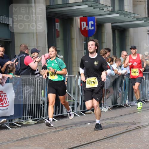 13.09.2026 - 21. swb-Marathon Bremen Strokosch-Dieckow http://msf.ph/oto/10292332 13.09.2026 10:45:36 Ziel 10436, 10464, 10987, 11015, 11063, 11279, 11559, 11762, 11845, 11956, 12033, 12069, 12087, 12556, 12557, 13529, 13595, 13612, 10318, 10352, 10398, 10536, 10541, 10583, 11063, 11088, 11209, 11232, 11478, 11695, 11749, 11835, 12054, 12290, 12355, 12475, 12534, 13532, 13628 meine-sportfotos.de