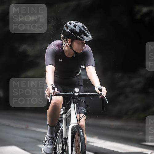 13.09.2026 - Stadtparktriathlon H.Heesch http://msf.ph/oto/10292337 13.09.2026 12:44:43 Radfahren 1121, 1134, 1148, 1157, 1256, 1257, 1278 meine-sportfotos.de