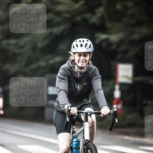 13.09.2026 - Stadtparktriathlon H.Heesch http://msf.ph/oto/10292338 13.09.2026 11:37:21 Radfahren 724, 761, 836, 864, 896, 906, 911, 926 meine-sportfotos.de