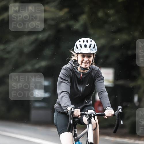 13.09.2026 - Stadtparktriathlon H.Heesch http://msf.ph/oto/10292342 13.09.2026 11:37:21 Radfahren 724, 761, 836, 864, 896, 906, 911, 926 meine-sportfotos.de