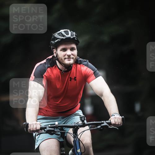13.09.2026 - Stadtparktriathlon H.Heesch http://msf.ph/oto/10292361 13.09.2026 12:44:48 Radfahren 1078, 1102, 1121, 1134, 1148, 1157, 1247, 1256, 1257, 1258, 1302 meine-sportfotos.de
