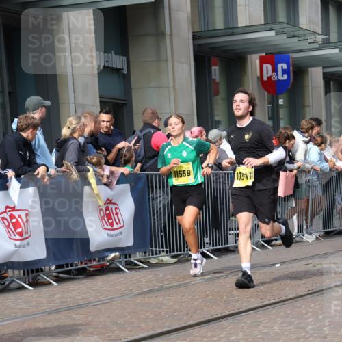 13.09.2026 - 21. swb-Marathon Bremen Strokosch-Dieckow http://msf.ph/oto/10292369 13.09.2026 10:45:37 Ziel 10436, 10464, 10987, 11015, 11279, 11559, 11762, 11845, 11956, 12033, 12069, 12087, 12556, 12557, 13529, 13595, 13612, 10318, 10352, 10398, 10536, 10541, 10583, 11063, 11088, 11209, 11232, 11478, 11559, 11695, 11749, 11835, 11845, 12054, 12087, 12290, 12355, 12475, 12534, 13532, 13628 meine-sportfotos.de