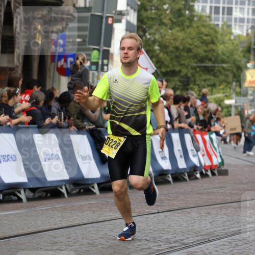 13.09.2026 - 21. swb-Marathon Bremen Strokosch-Dieckow http://msf.ph/oto/10292412 13.09.2026 10:46:31 Ziel 10447, 10992, 11706, 11925, 11926, 11956, 13529, 13609, 13612, 13640, 10590, 11155, 12035, 13511 meine-sportfotos.de