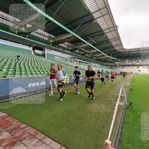 13.09.2026 - 21. swb-Marathon Bremen Michael Burmester http://msf.ph/oto/10292432 13.09.2026 10:28:41 Laufen im Stadion 10142, 10170, 10183, 10189, 10200, 10223, 10267, 10269, 10270, 10293, 10294, 10310, 10316, 10329, 10348, 10381, 10393, 10421, 10426, 10508, 10525, 10537, 10538, 10544, 10566, 10594, 10655, 10709, 10739, 10763, 10770, 10814, 10835, 10840, 10846, 10860, 10876, 10897, 10898, 10910, 10917, 10923, 10966, 10993, 11005, 11007, 11018, 11035, 11058, 11076, 11087, 11092, 11109, 11111, 11148, 11170 meine-sportfotos.de