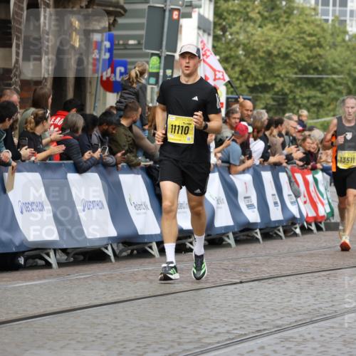 13.09.2026 - 21. swb-Marathon Bremen Strokosch-Dieckow http://msf.ph/oto/10292496 13.09.2026 10:46:37 Ziel 10228, 10447, 10992, 11287, 11706, 11925, 11926, 13609, 13640, 10445, 12364, 12375 meine-sportfotos.de